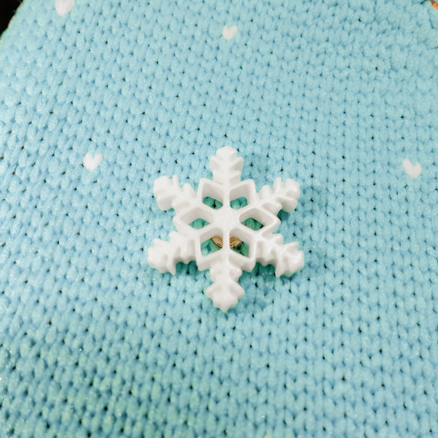 Snowy Swirl Pin