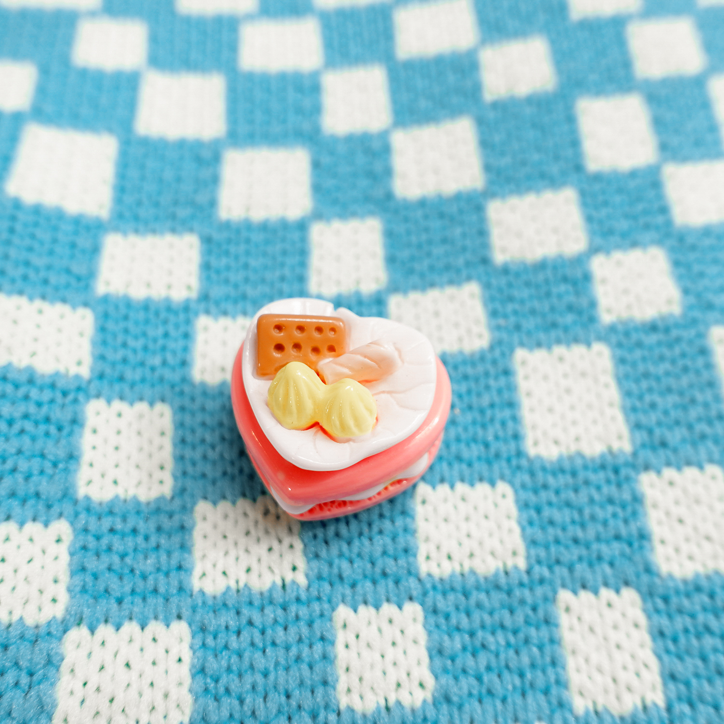 Miniature Cake Pin